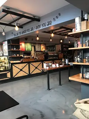 13号咖啡和啤酒吧