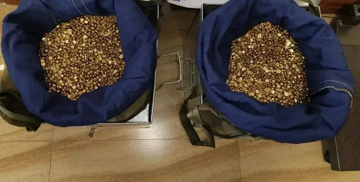 Lingotes y pepitas de oro en venta.