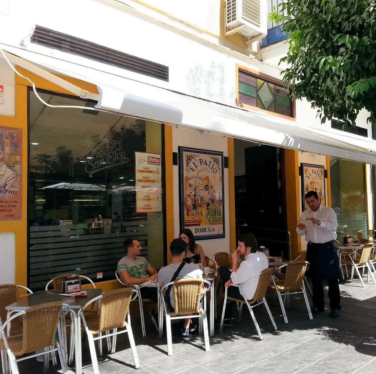 Cour de San Eloy Triana - Seville