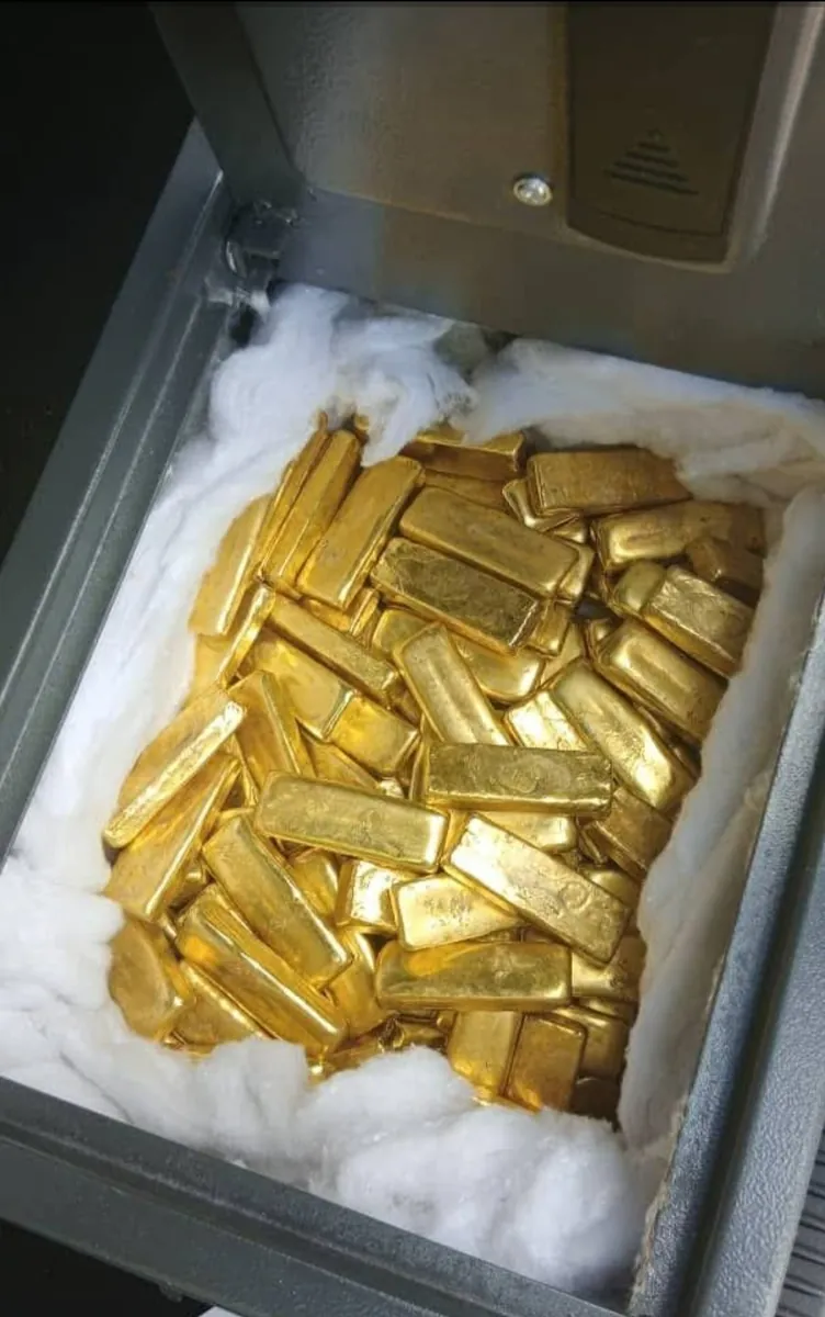 Gold bars and nuggets available for sale 