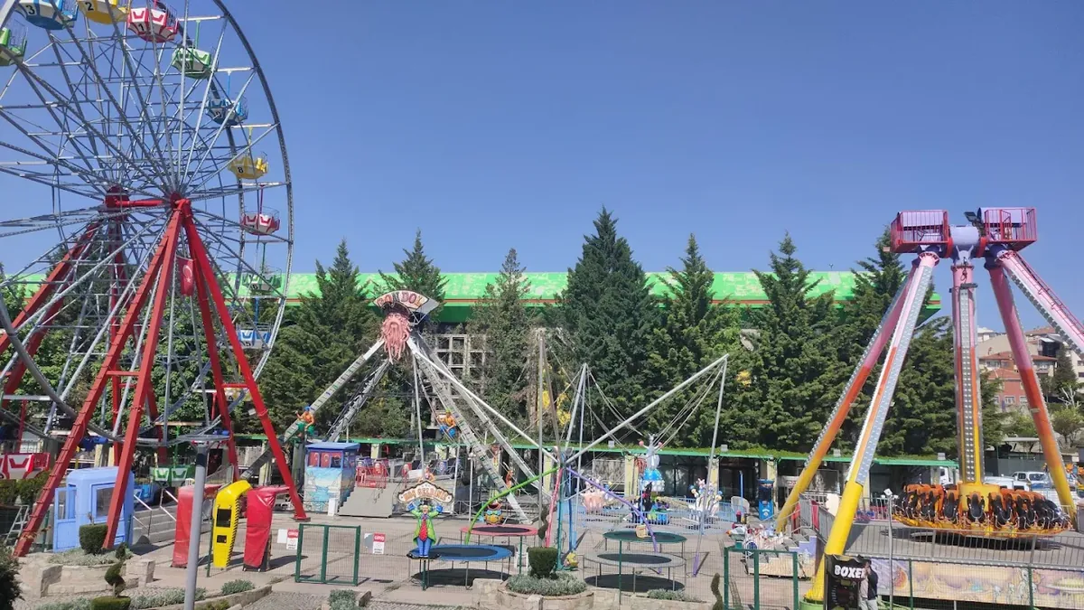 Altınpark (Animaux acceptés) – Aydınlıkevler - Ankara