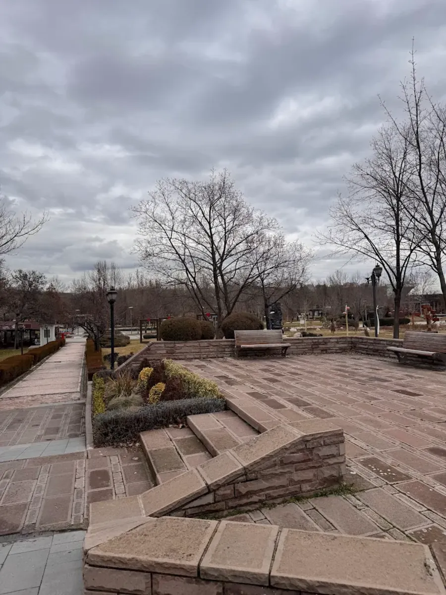 Altınpark (Animaux acceptés) – Aydınlıkevler - Ankara