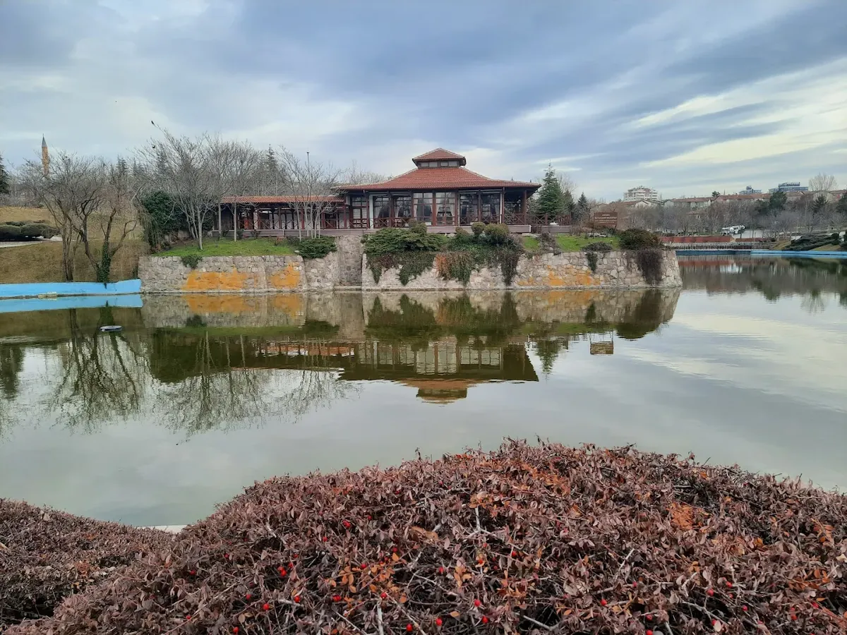 Altınpark (Animaux acceptés) – Aydınlıkevler - Ankara