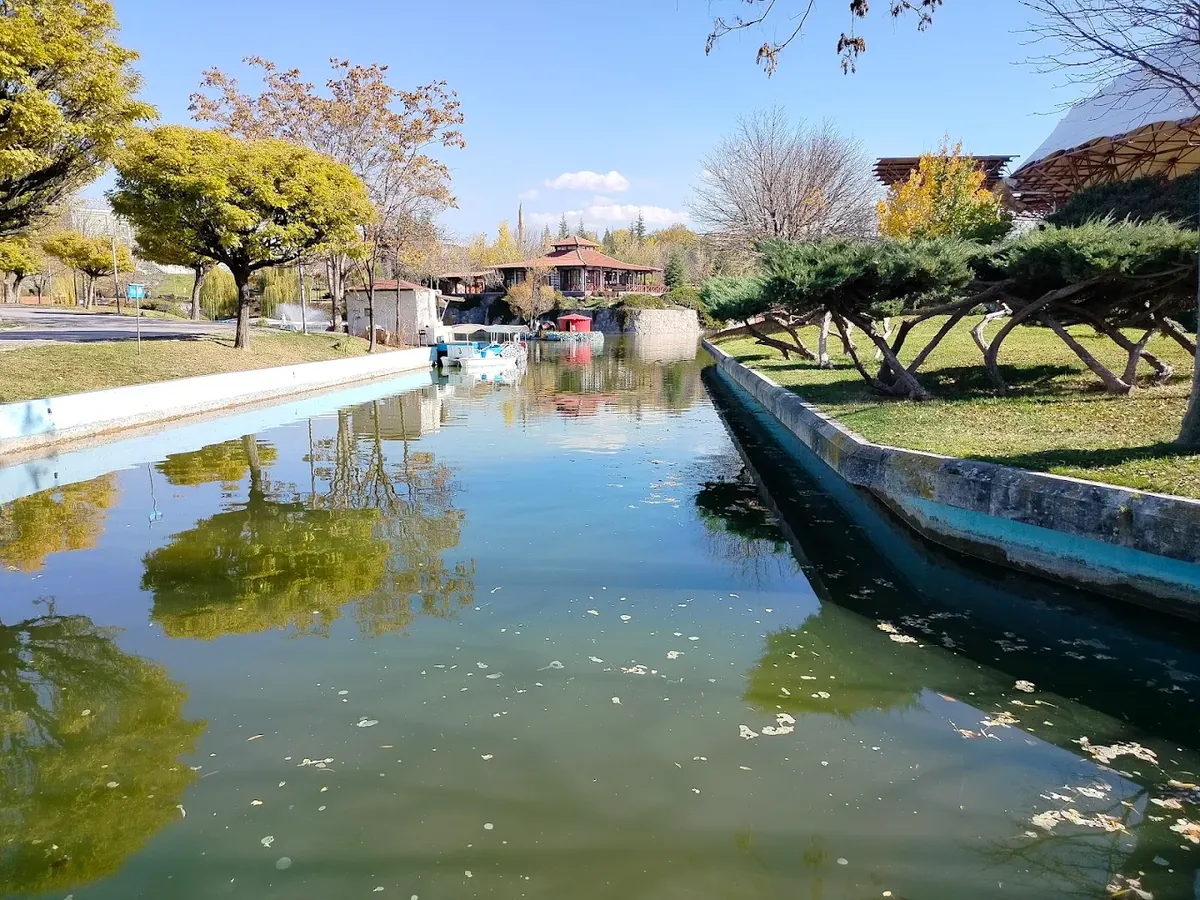 Altınpark (Animaux acceptés) – Aydınlıkevler - Ankara