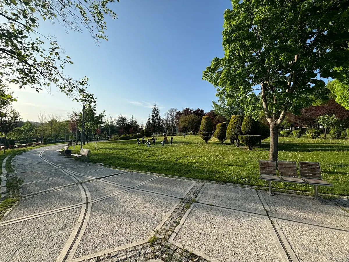 Altınpark (Animaux acceptés) – Aydınlıkevler - Ankara