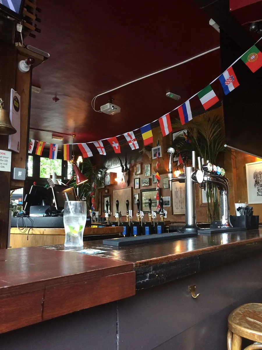 狗屋咖啡馆 - London