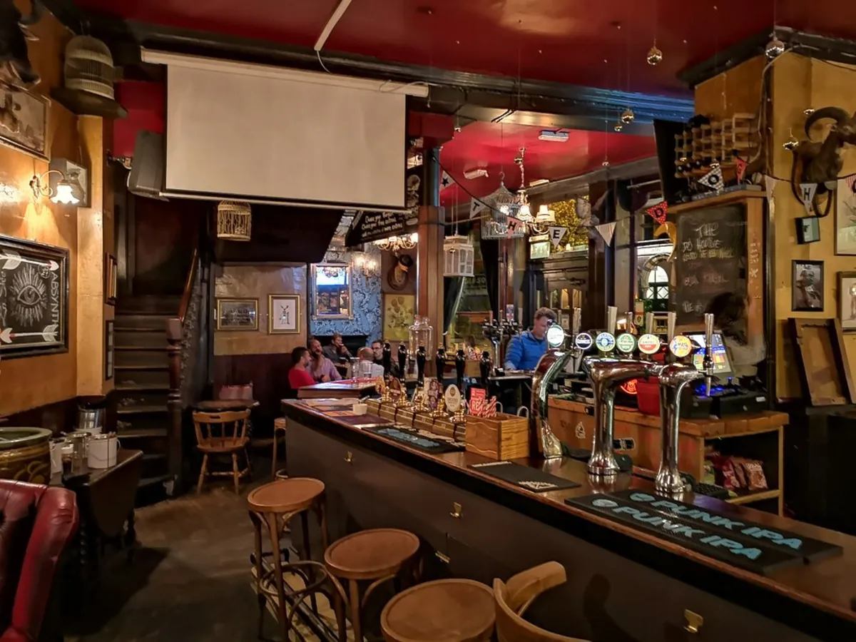 狗屋咖啡馆 - London