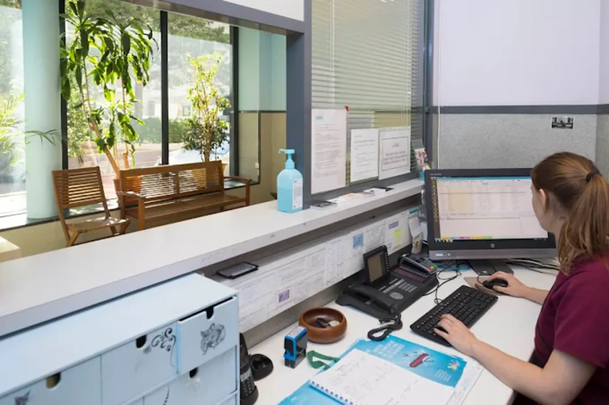 Urgences Vétérinaires 24h/24 à Paris – Clinique Vétérinaire V24 - Le Mans