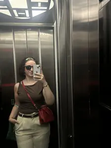 Büşra D